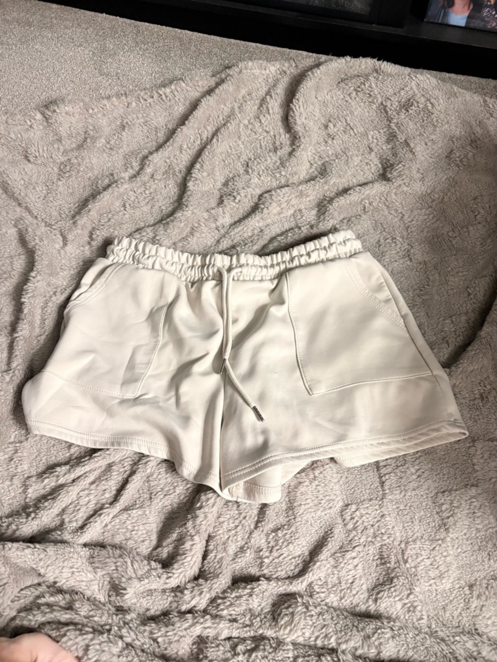 Better Together Women’s xl Everyday Drawstring Athletic Shorts in Cream